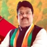 कांग्रेस नेता प्रभात सुरोलिया का आरोप, कहा, “फोटो सेशन के लिए सांसद ने सड़क पर की नौटंकी..जो गड्ढा भरवाया वो कीचड़ में तब्दील हो कर जानलेवा बन गई”…