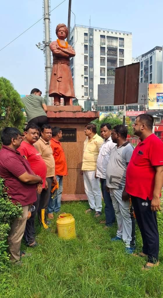 झारखंड विधानसभा के सचेतक सह धनबाद विधायक राज सिन्हा ने धनबाद शहर के महापुरुषों की प्रतिमाओं की साफ-सफाई…