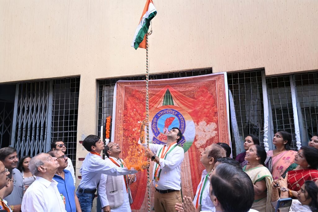 79वें स्वतंत्रता दिवस पर मारवाड़ी युवा मंच, झरिया शाखा में ध्वजारोहण समारोह…