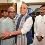 नेमरा, रामगढ़ में पूर्व मुख्यमंत्री शिबू सोरेन जी के “संस्कार भोज” में शामिल हुए केंद्रीय रक्षा मंत्री राजनाथ सिंह व अन्य गणमान्य…