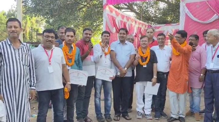 बरटांड चेम्बर का चुनाव सम्पन्न, रंजीत सिंह अध्यक्ष निर्वाचित, संतोष चौरसिया सचिव बने…