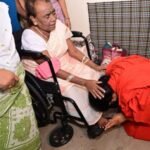 रूपी सोरेन के चरणों में नतमस्तक हुए बाबा रामदेव, देखिये नेमरा की तस्वीरें…