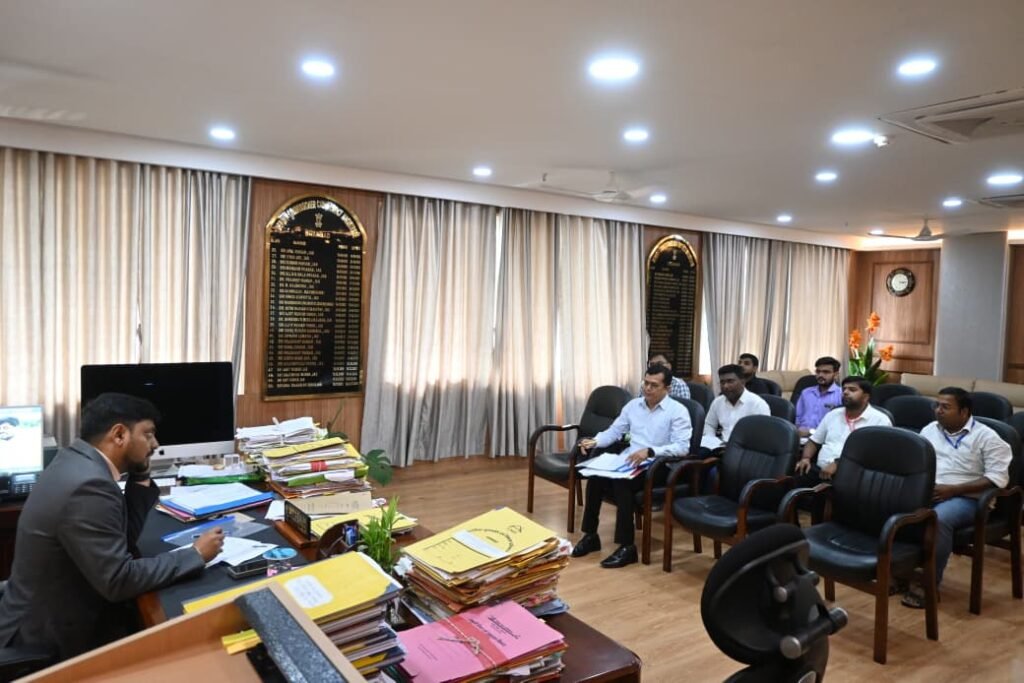 उपायुक्त की अध्यक्षता में की गई जिला स्तरीय आधार निगरानी समिति की बैठक…