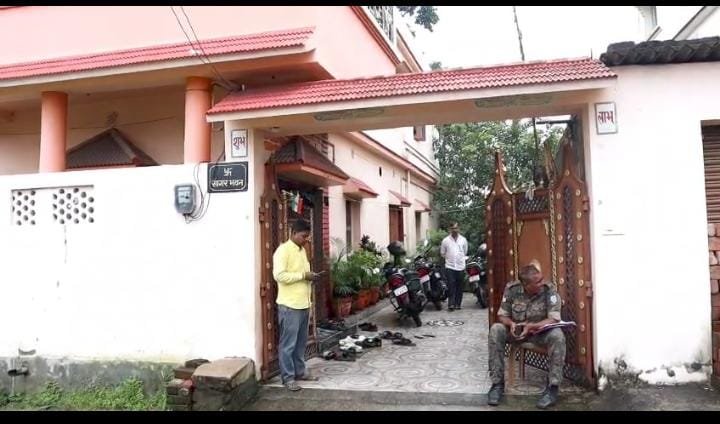 धनबाद: कुर्मीडीह में संदिग्ध हालात में महिला ने की आत्महत्या, डेढ़ महीने का बच्चा छूटा पीछे…