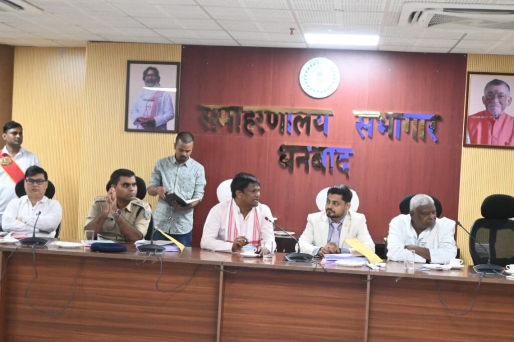 जिले में चलाया जाएगा “नो हेलमेट नो पेट्रोल” अभियान..बैरियर तोड़कर अवैध कट बनाने वालों पर की जाएगी एफआईआर…