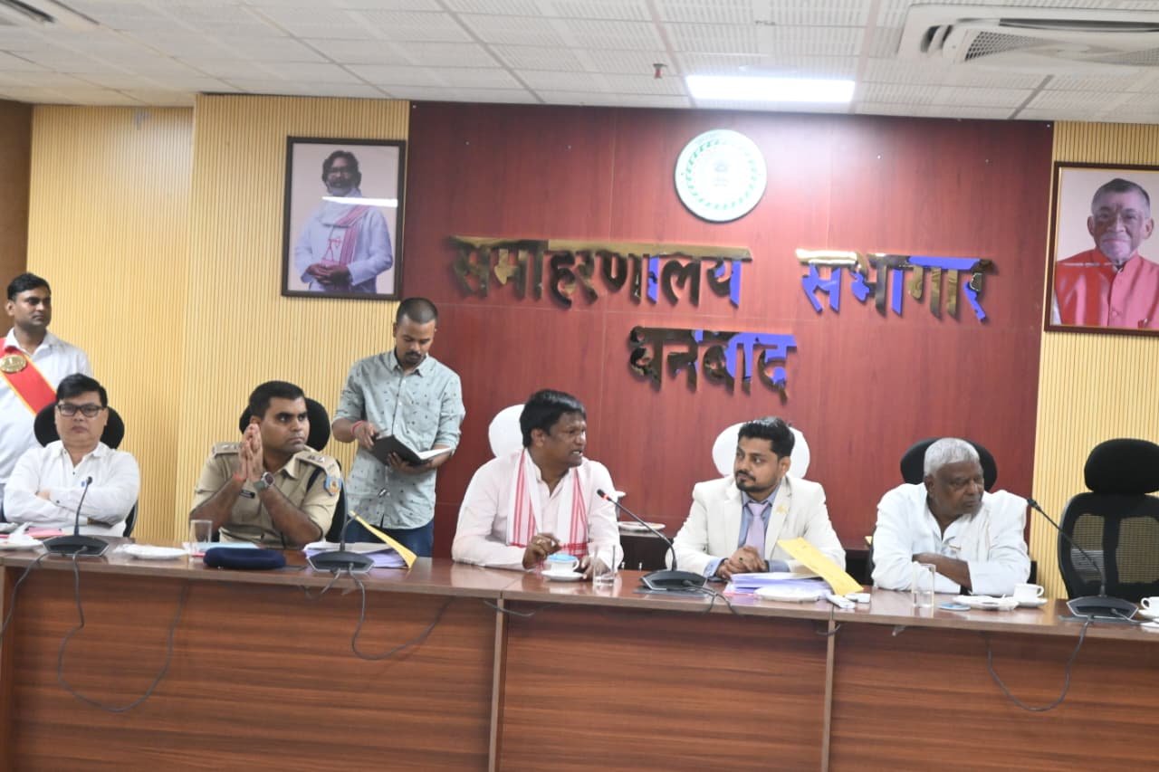 जिले में चलाया जाएगा “नो हेलमेट नो पेट्रोल” अभियान..बैरियर तोड़कर अवैध कट बनाने वालों पर की जाएगी एफआईआर…