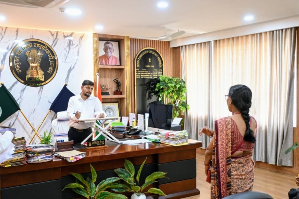 अधूरी सड़क बनाकर राशि निकासी करने का ग्रामीणों ने लगाया आरोप…