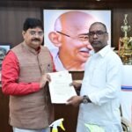 सहायक आचार्य संयुक्त परीक्षा के उत्तीर्ण अभ्यर्थियों के परिणाम जारी करने को लेकर विधायक राज सिन्हा ने सीएम हेमंत से की मुलाकात…