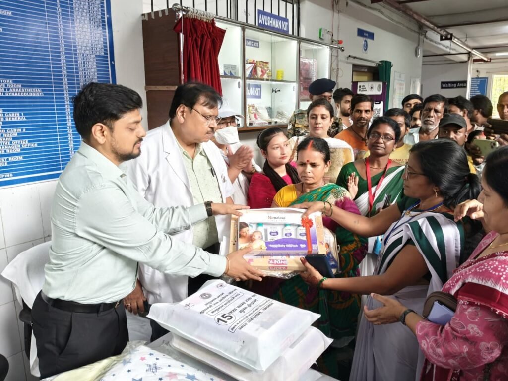 उपायुक्त ने माताओं को प्रदान की न्यूट्रिशन किट, नवजात शिशु के लिए बेबी किट…