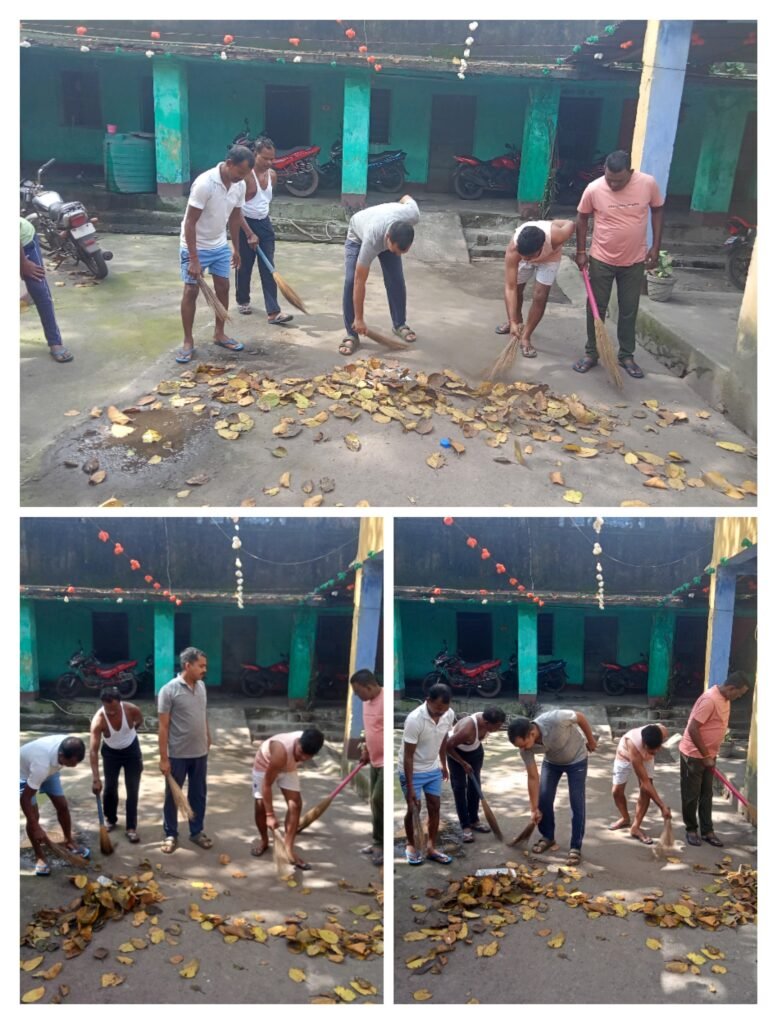 दो कदम स्वच्छ्ता की योर तहत घनुडीह ओपी प्रभारी के नेतृत्व मे चलाई गई सफाई अभियान…