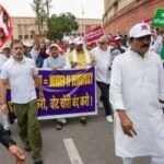 डेटा फटेगा…’वोट चोरी’ पर सड़क से संसद तक बवाल, राहुल गांधी के समर्थन में विपक्ष ने खोला मोर्चा…