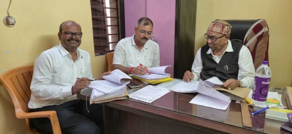 धनबाद बार एसोसिएशन के अध्यक्ष समेत 16 पदों के लिए आज डाले जायेंगे वोट….