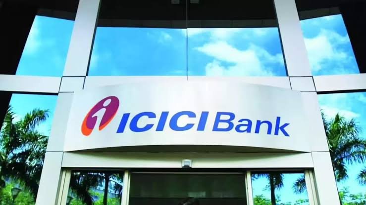 ICICI Bank Minimum Balance: अब ₹10000 नहीं, बचत खाते में रखने होंगे ₹50000, 1 अगस्त से बदला नियम…
