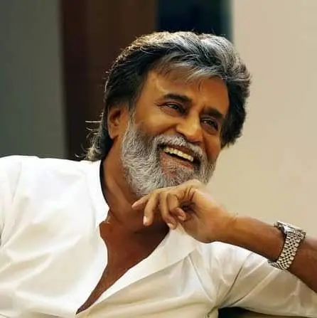 Rajinikanth: फिल्म ‘कुली’ की सफलता के लिए रजनीकांत के फैन ने करवाई पूजा…
