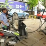 पेट्रोल, डीजल को फिलहाल जीएसटी के दायरे में लाना संभव नहीं : सीबीआईसी चेयरमैन संजय अग्रवाल…