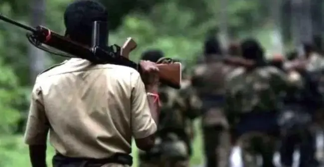 5 लाख इनामी नक्सली मुखदेव उर्फ तूफानी ढेर, इंसास रायफल बरामद…