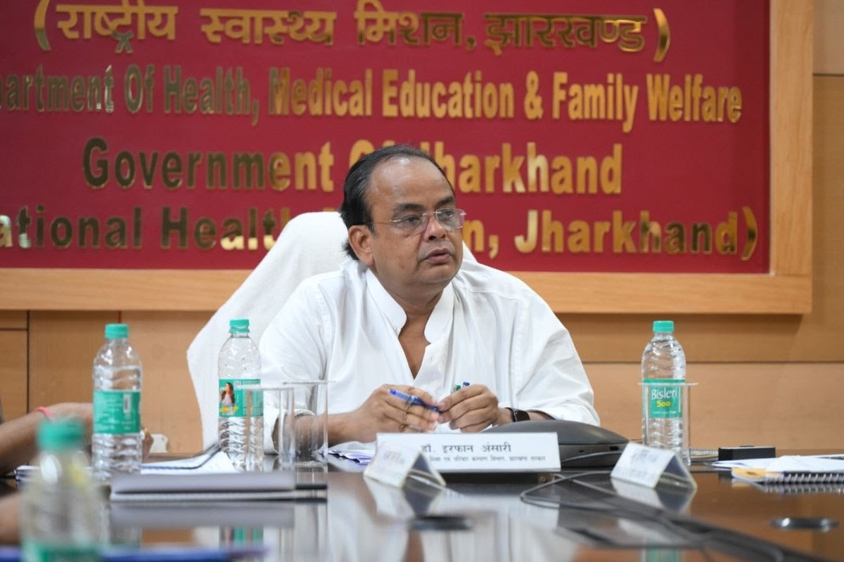 मौत की धमकी देनेवाले को झारखंड के मंत्री ने किया माफ, पिता की गुहार पर पसीजा डॉ इरफान अंसारी का दिल…