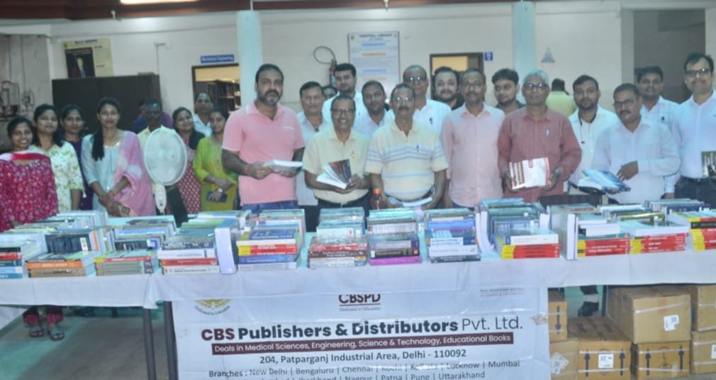 केंद्रीय पुस्तकालय, बी.आई.टी. सिंदरी में पुस्तक प्रदर्शनी…