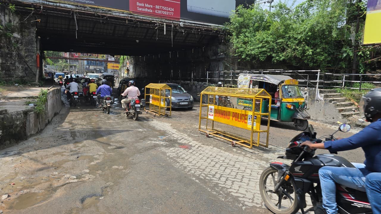 गया पुल अंडरपास में पेवर ब्लॉक बीछाने का काम पूरा..वाहन चालकों ने मुख्यमंत्री व जिला प्रशासन के प्रति जताया आभार…