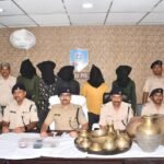 गहने और बर्तन चुराने वाला गिरोह पकड़ा गया, 5 लोग गिरफ्तार…