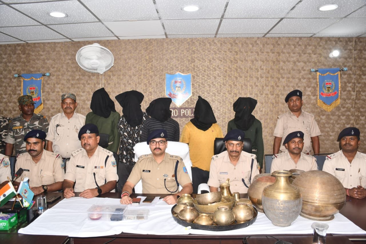 गहने और बर्तन चुराने वाला गिरोह पकड़ा गया, 5 लोग गिरफ्तार…
