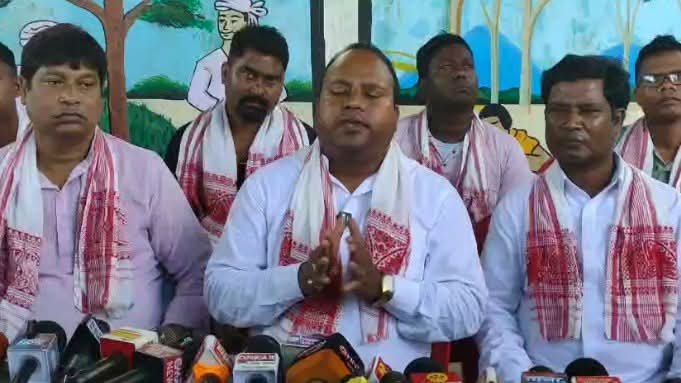 रांची : कुर्मी-महतो को आदिवासी दर्जा देने की मांग पर विवाद गहराया, केंद्रीय सरना समिति ने किया कड़ा विरोध…