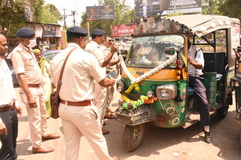 धनबाद में चला विशेष वाहन जांच अभियान…