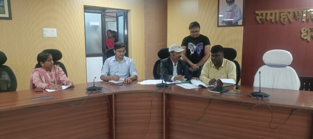 जन शिकायत के प्रभारी पदाधिकारी ने सुनी जनता की समस्याएं…