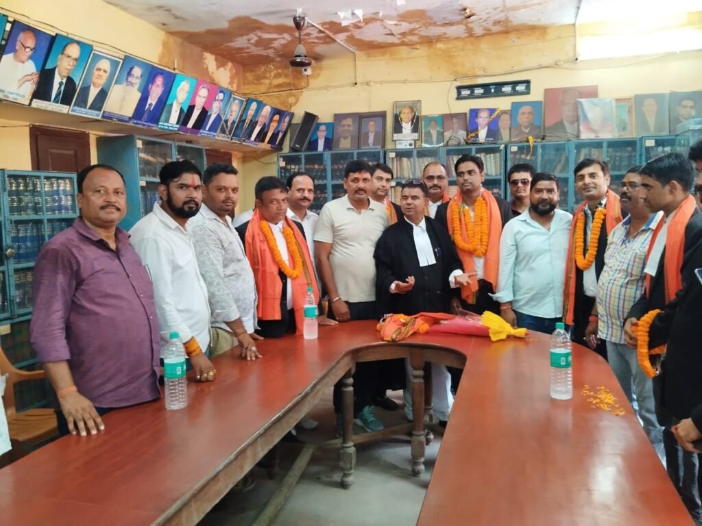 राजपूत करनी सेना ने बार एसोसिएशन के नव निर्वाचित पदाधिकारियों को किया सम्मानित…