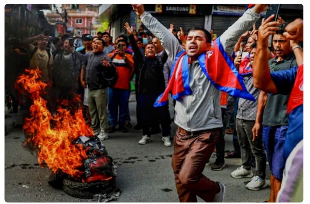 फेसबुक, इंस्टाग्राम, यूट्यूब के लिए हुई क्रांति ने नेपाल का तख्ता पलट कर दिया… पढ़िए इसकी वजहें…