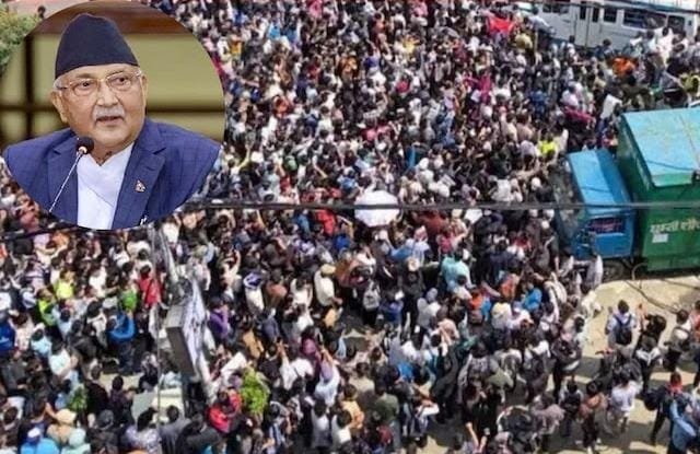 Nepal Gen Z Protest: 14 साल की जेल से नेपाल के PM तक, कौन हैं देश छोड़कर भाग रहे केपी शर्मा ओली?