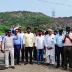 सरपट दौड़ने वाली गाड़ियों की धीमी गति को देख, सड़क निर्माण सघर्ष मोर्चा ने किया नुकड़ सभा का आयोजन..