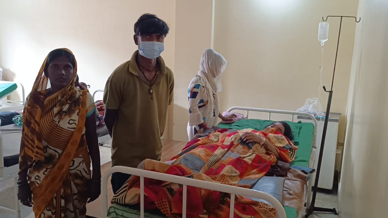 शिवानी की इलाज में मदद के लिए झरिया MLA रागिनी सिंह ने की पहल…आउटसोर्सिंग कंपनी से वार्ता कर 50 हजार की सहायता दिलाई…