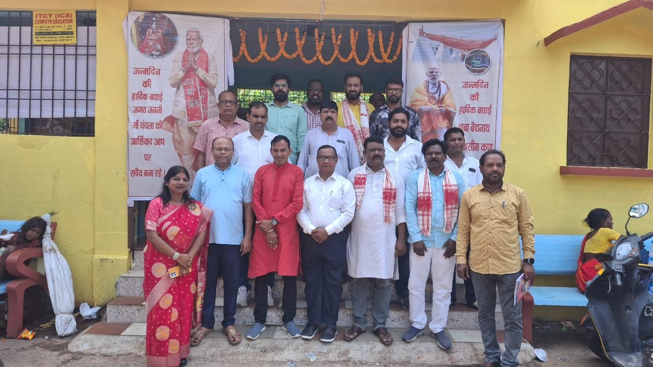 जिला बीजेपी का प्रदर्शनी, बस स्टैंड पर लगा प्रदर्शनी, पार्टी पीएम नरेंद्र मोदी के लिए जन्मदिवस पखवाड़ा मनाया….