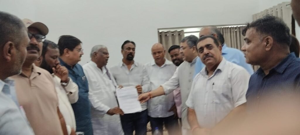 धनबाद एयरपोर्ट को लेकर विशेष समिति से मिली “मिशन एयरपोर्ट धनबाद” की टीम, सौंपा ज्ञापन…