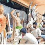 मैनेटांड कला संगम में एक क्विंटल अगरबत्ती से हो रहा मां की मूर्ति का निर्माण…