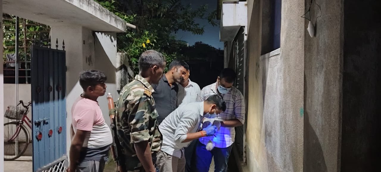 पत्नी ने धारदार चाकू से पति की गोद कर ली जान, सात जन्मों तक सात फेरा का टुटा मिथक, जामताड़ा जिले के मिहिजाम थाना क्षेत्र का है मामला…