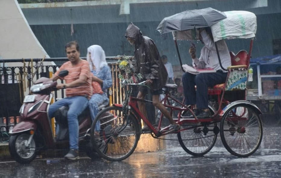 दुर्गा पूजा में बारिश डाल सकती है खलल : 25 सितंबर को बन सकता है लो प्रेशर एरिया, 29 सितंबर तक रुक-रुक कर बारिश