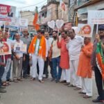 बीजेपी विधायक राज सिन्हा ने स्वदेशी वस्तुओं को अपनाने की अपील…भूली मार्केट में चलाया पीएम मोदी का “देशी अपनाओ” अभियान…