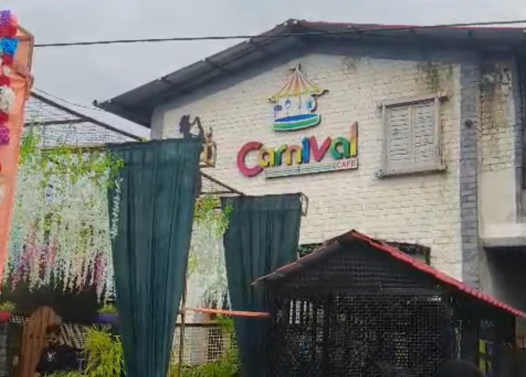 धनबाद में अवैध रूप से चल रहे कार्निवाल हुक्का बार रेस्टोरेंट सील, हुक्का बरामद,फूड सेफ्टी विभाग ने की कार्रवाई..बिना लाइसेंस चल रहा था बार…