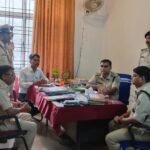 शुक्रवार को धनबाद सिटी एसपी ऋत्विक श्रीवास्तव ने सिंदरी थाना का औचक निरीक्षण किया…