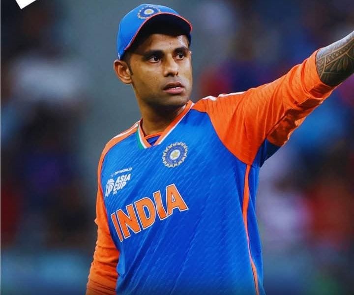 ICC ने सूर्यकुमार यादव पर लगाया 30% मैच फीस का जुर्माना, राजनीतिक बयान देने पर मिली चेतावनी…