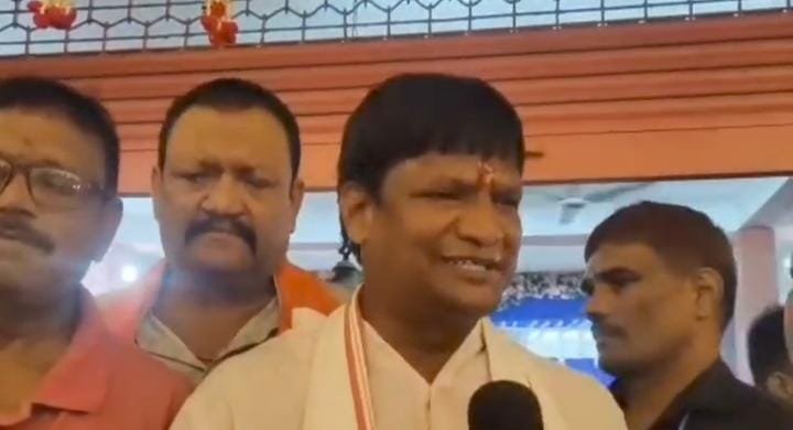 सांसद ढुल्लू महतो ने चिरकुंडा ऊपर बाजार पूजा पंडाल का किया उद्घाटन…