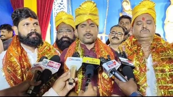 न्यू स्टेशन रेलवे कॉलोनी पूजा पंडाल का हुआ उद्घाटन…