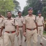 निरसा अनुमंडल क्षेत्र में दुर्गोत्सव के दौरान शांति और कानून व्यवस्था कायम रहे इसके लिए पुलिस ने निकाला फ्लैग मार्च…