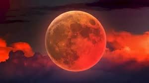 अब से थोड़ी देर बाद लगेगा चंद्रग्रहण..देखिए लाल चांद…