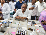 कफ सिरप केसः दवा दुकानों की चेकिंग करने उतरे झारखंड के स्वास्थ्य मंत्री, 300 से ज्यादा सैंपल जांच को भेजे…