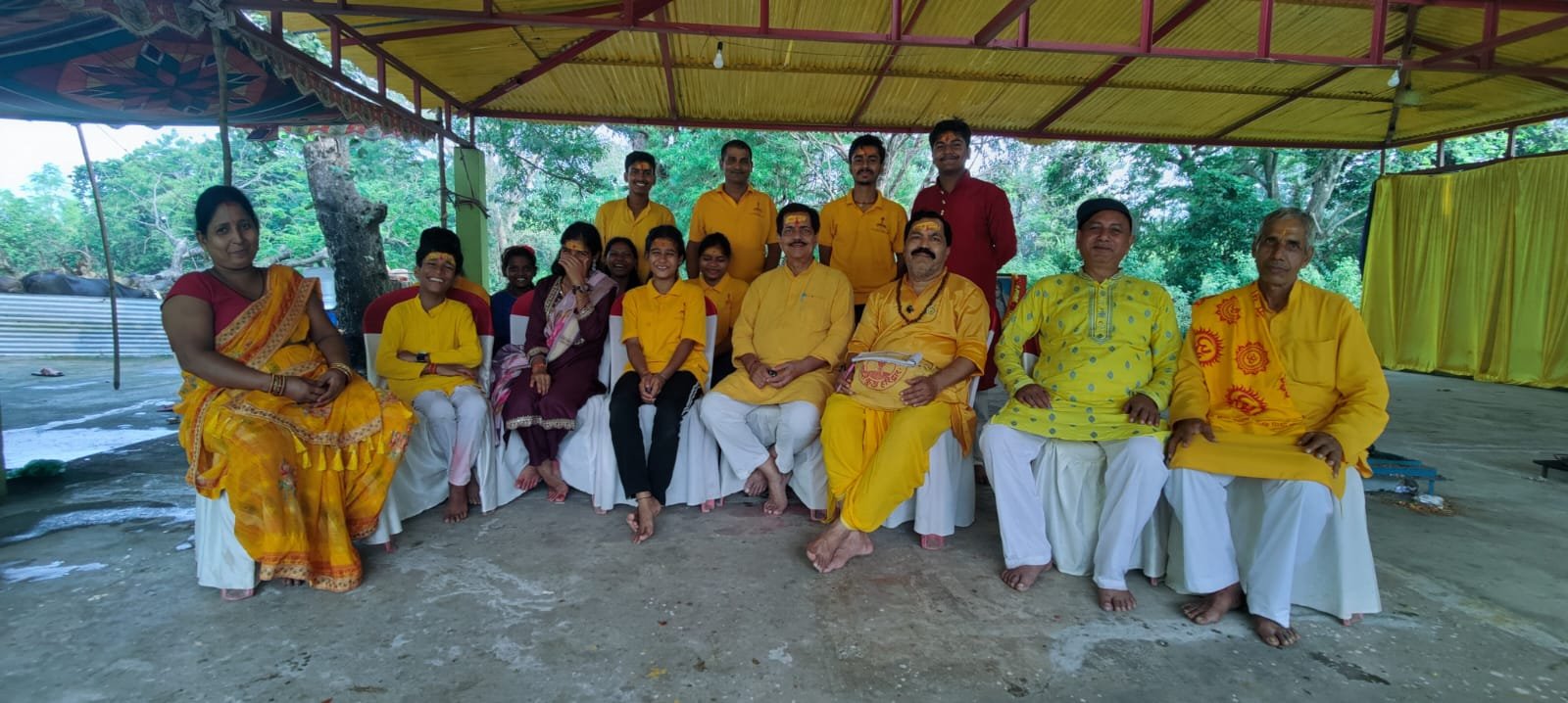 शारदीय नवरात्र के नौमी में गायत्री परिवार द्वारा यज्ञ, कन्या पूजन एव भंडारे का आयोजन…