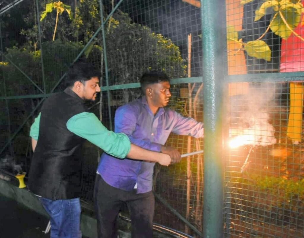 रावण का पुतला दहन कर उपायुक्त ने दिया सत्य की जीत का संदेश…