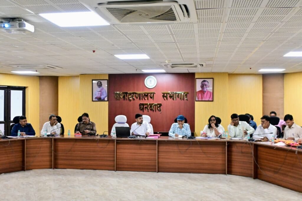 सरकारी जमीन का अतिक्रमण करने वालों पर दर्ज करें प्राथमिकी – उपायुक्त…